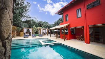 Outdoor pool, open 9:00 AM to 9:00 PM, sun loungers