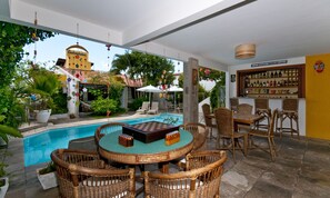 Poolside bar - Pousada Castanheira (Natal)
