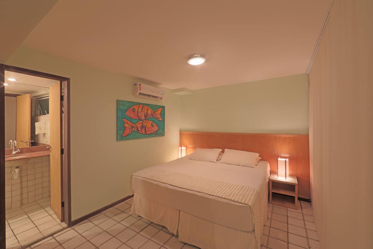 Minibar, in-room safe, desk, free WiFi