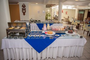 Daily continental breakfast for a fee - Pizzato Praia Hotel (Natal)