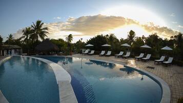 2 outdoor pools, pool umbrellas, sun loungers