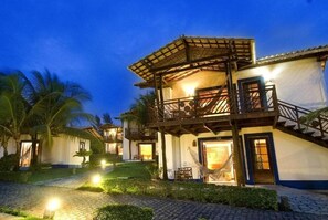 Chale Master Quadruplo | Pillowtop beds, minibar, in-room safe, blackout drapes - Hotel Tibau Lagoa (Tibau do Sul)