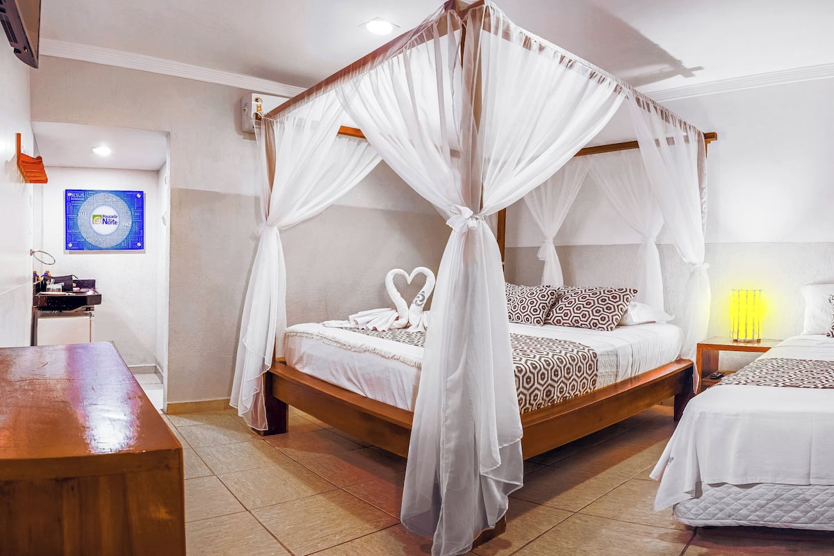 Minibar, wifi gratis y ropa de cama