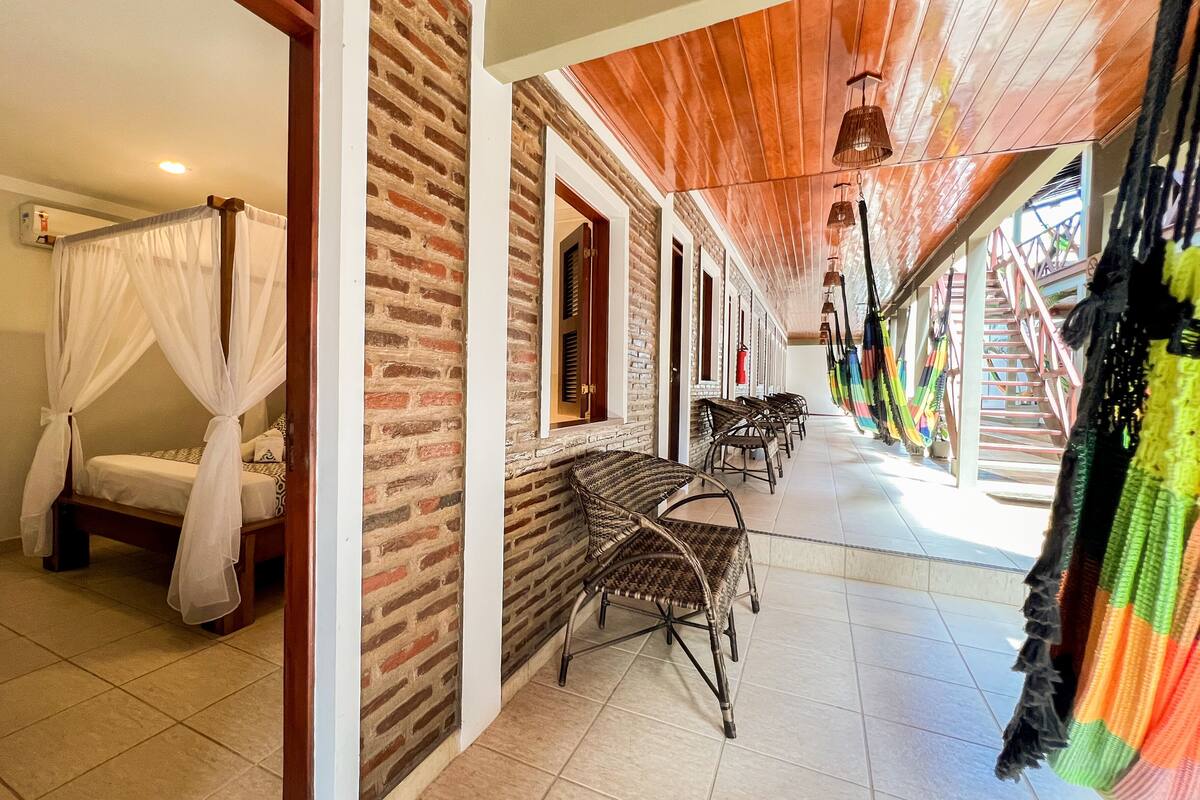 deluxe | minibar, free wifi, bed sheets