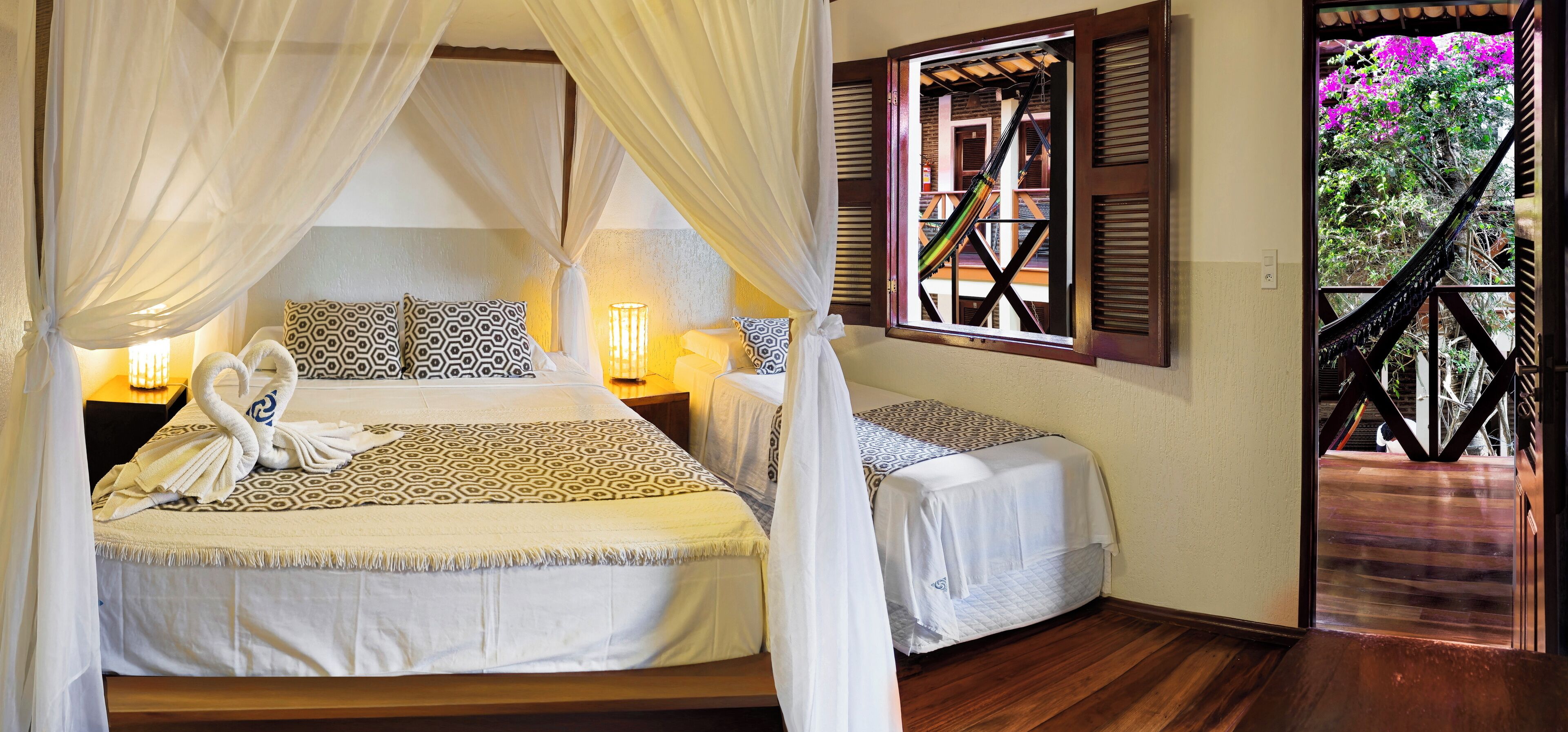 deluxe | minibar, free wifi, bed sheets