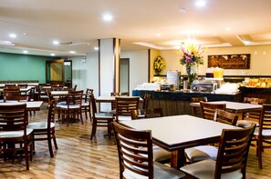 Dagelijks ontbijtbuffet inbegrepen