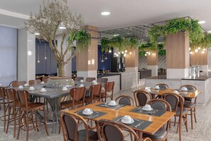 Dining - Hotel Mogano Premium (Chapeco)