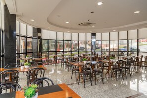 Dining - Hotel Mogano Premium (Chapeco)