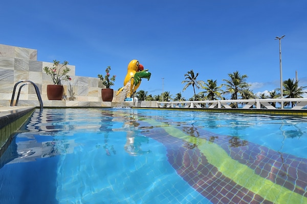 Kolam renang terbuka