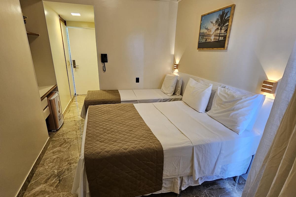 Frigobar, escrivaninha, Wi-Fi de cortesia