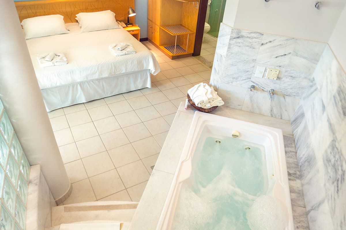 premium suite | minibar, in-room safe, blackout curtains, free wifi