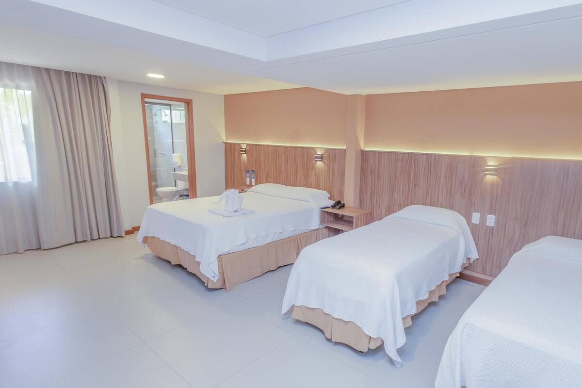 Minibar, in-room safe, individually decorated, individually furnished