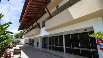 Flat Cook - facing the road | Terrace/patio