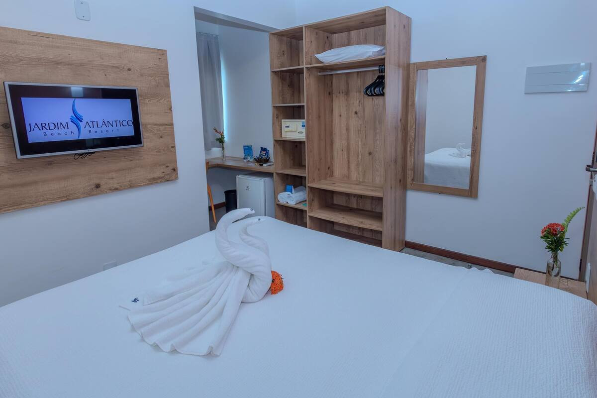 Minibar, in-room safe, blackout curtains, free WiFi