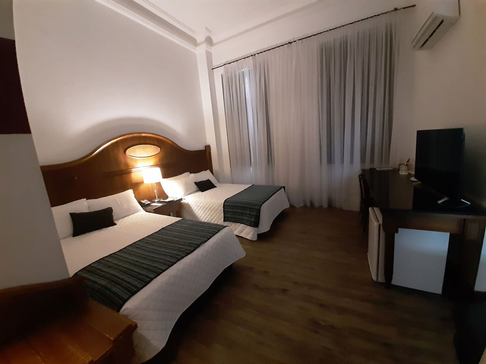 Minibar, in-room safe, individually decorated, individually furnished