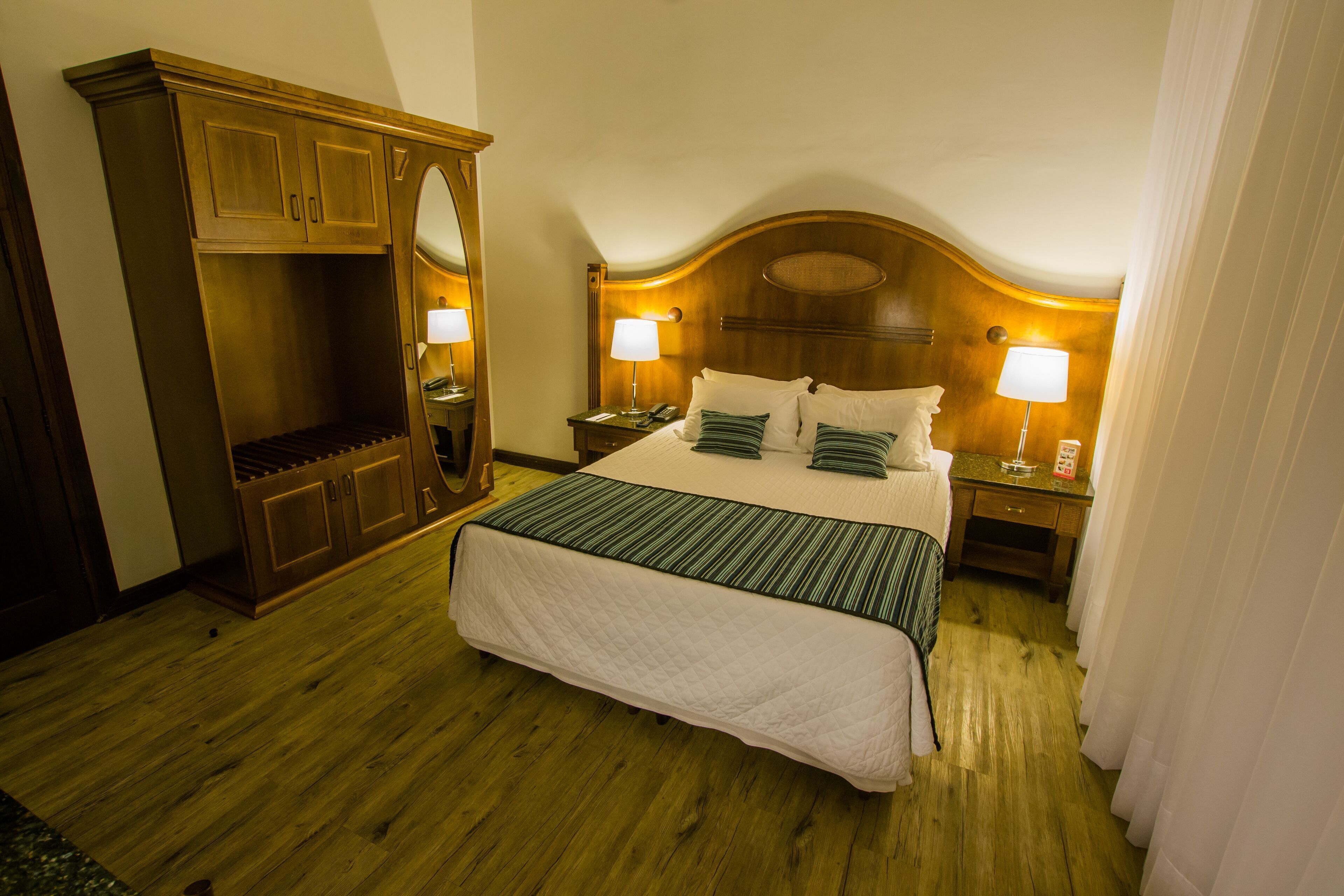 Minibar, in-room safe, individually decorated, individually furnished