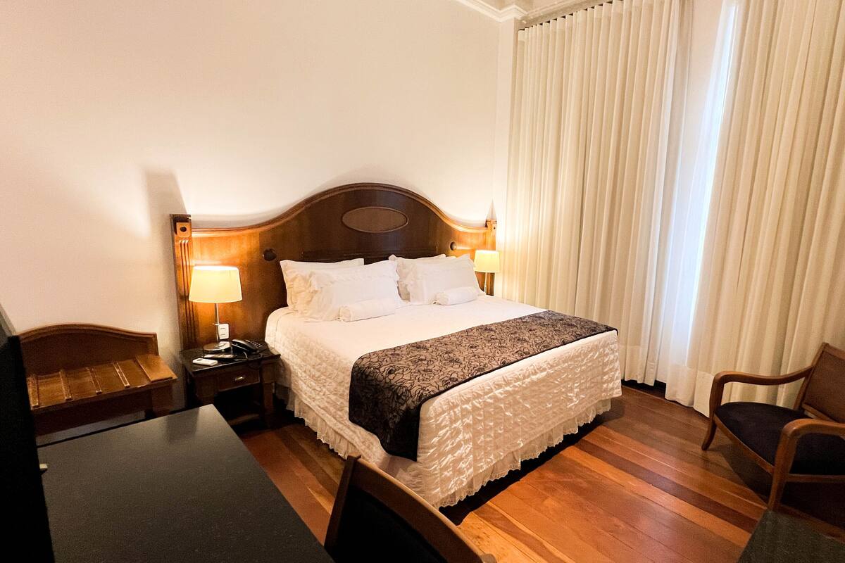 Suite – superior | Minibar, safe på rommet, skrivebord og wi-fi (inkludert)