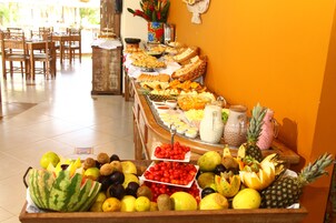 Ókeypis morgunverðarhlaðborð daglega