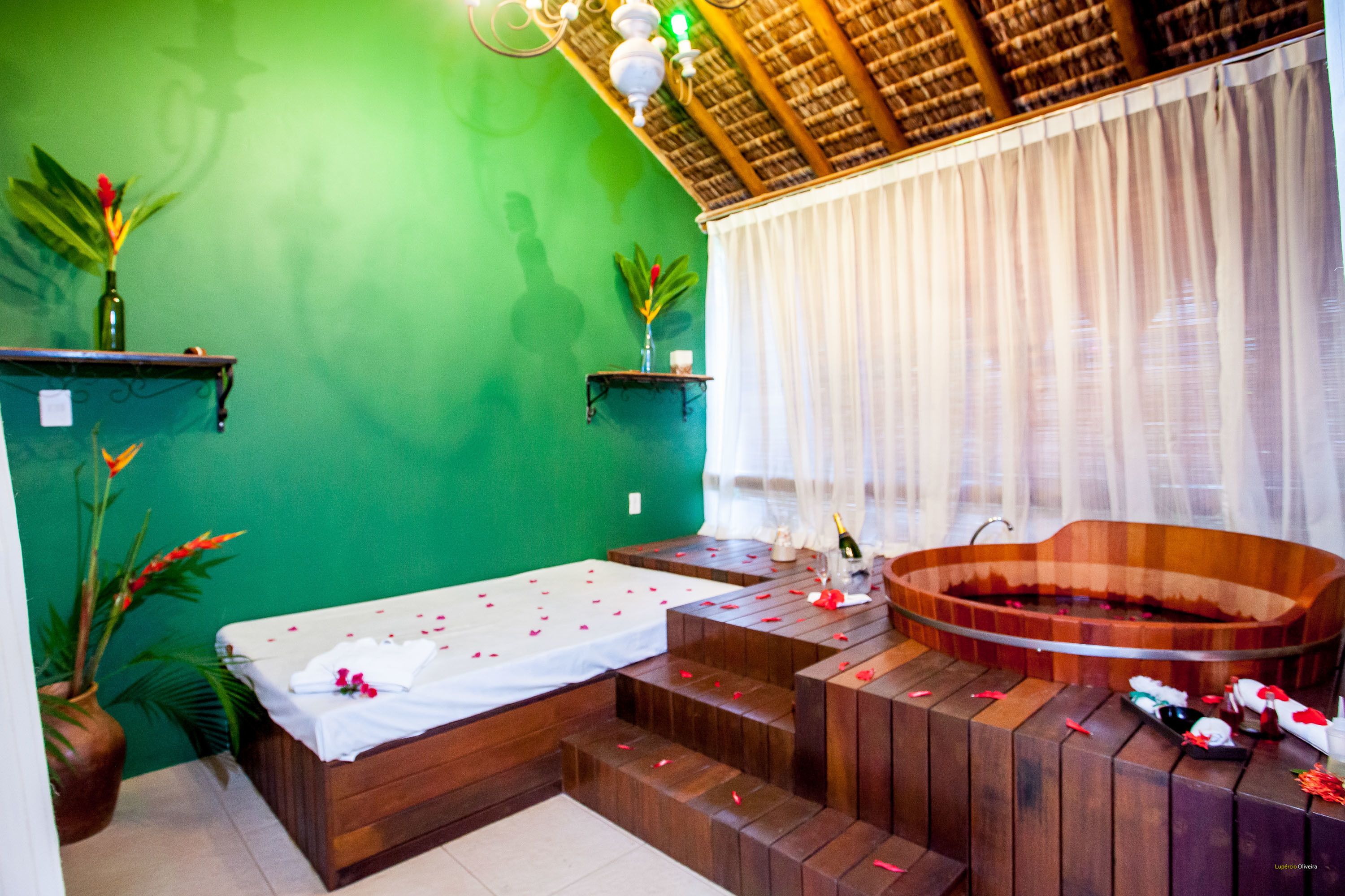 Couples treatment rooms, body treatments, hot stone massages, facials