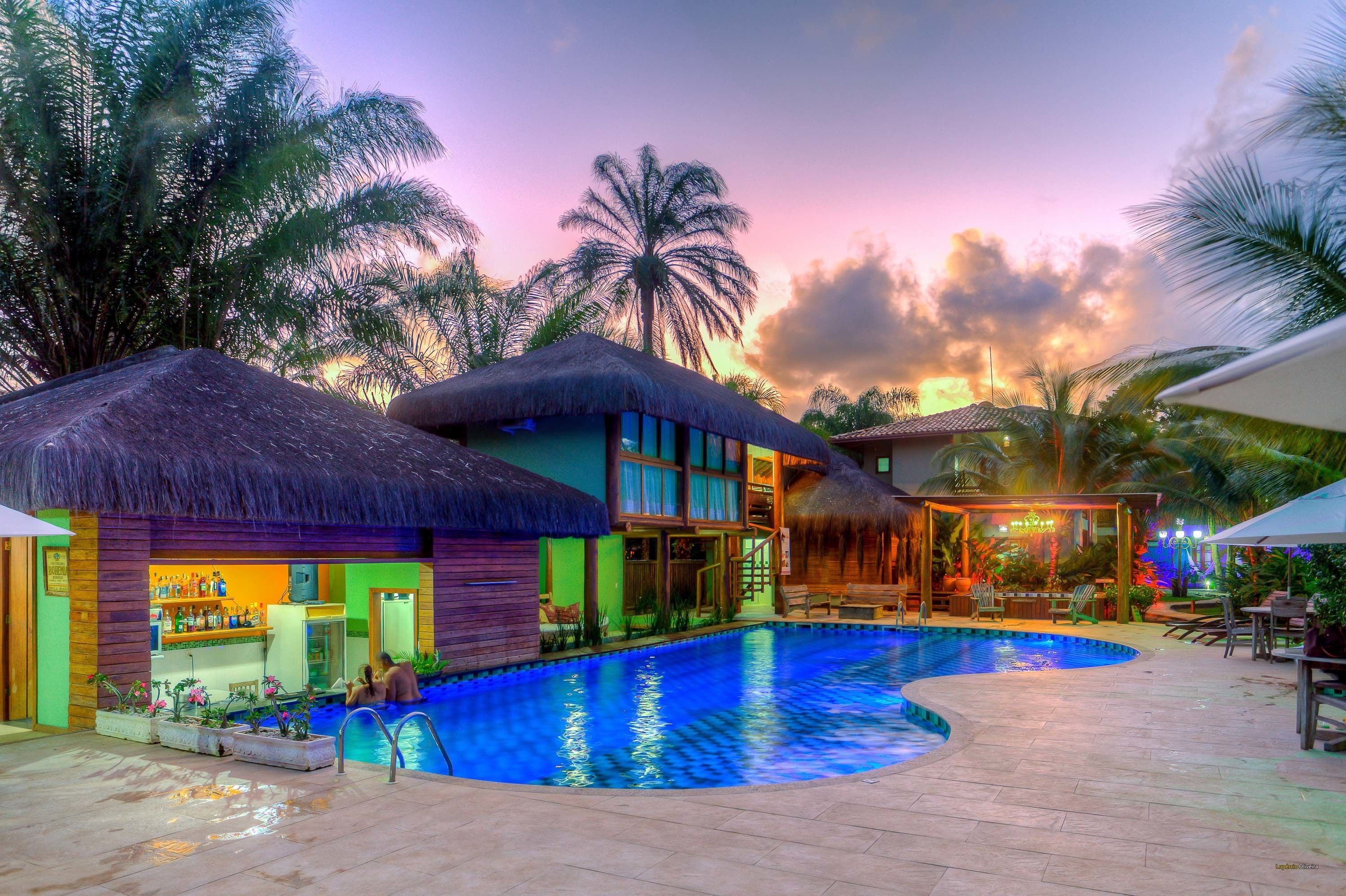 outdoor pool, pool loungers