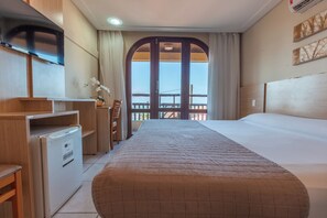 Minibar, desk, free WiFi, bed sheets