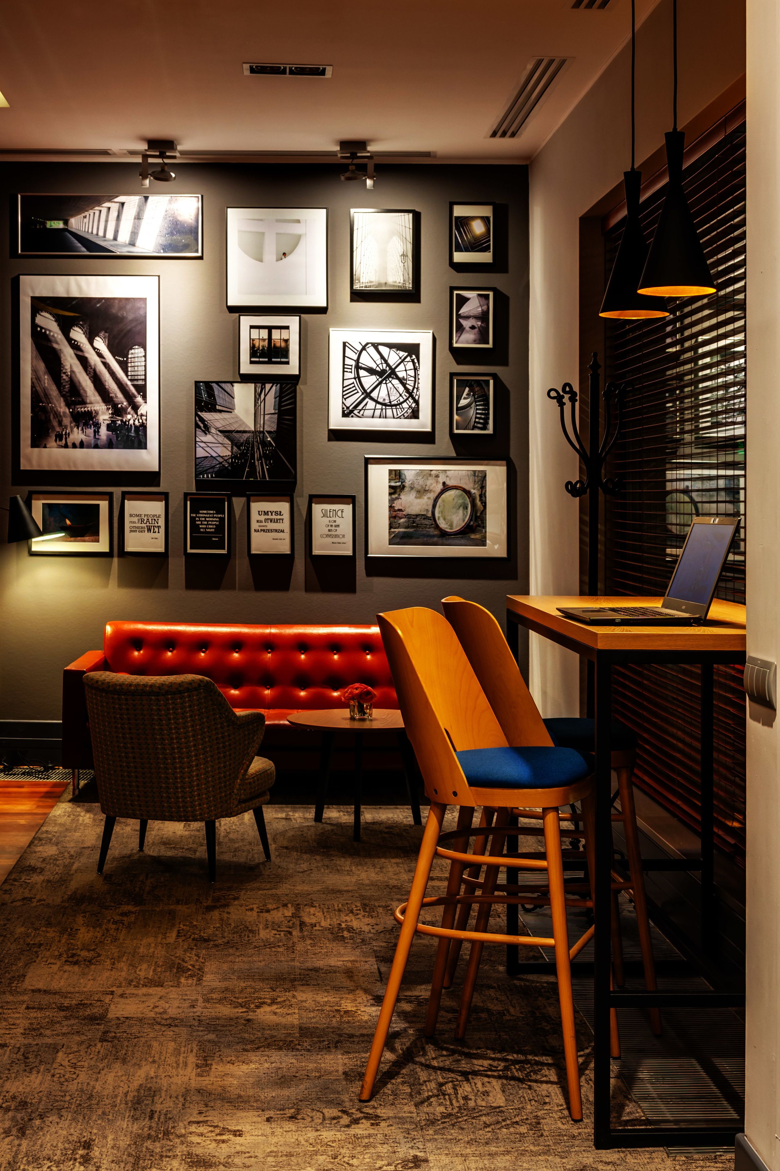 cocktail bar, garden views, open daily