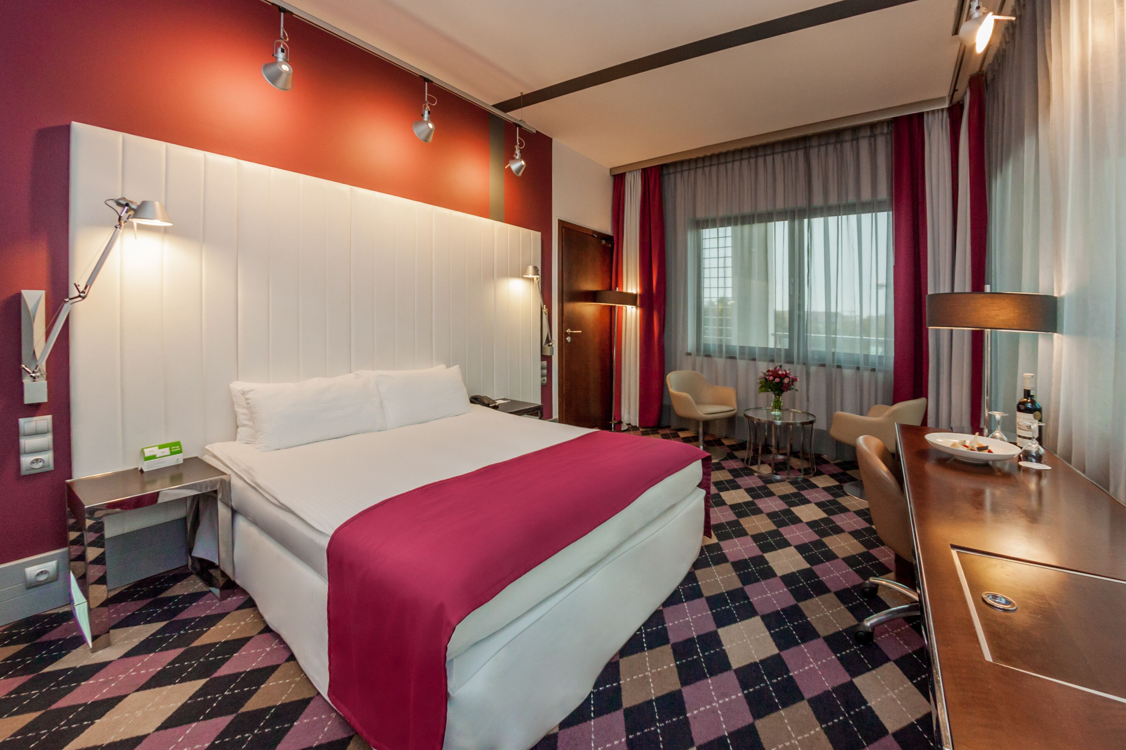 hypo-allergenic bedding, in-room safe, desk, laptop workspace