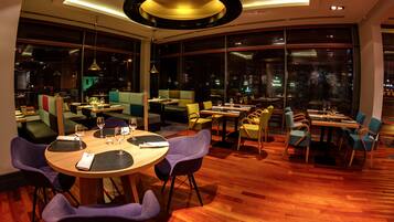 2 restaurants, breakfast, lunch, dinner served; international cuisine