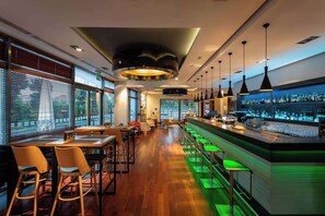 雞尾酒酒吧、園景、天天營業