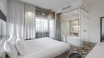 King Suite with River View - Terrace Access/Top Floor