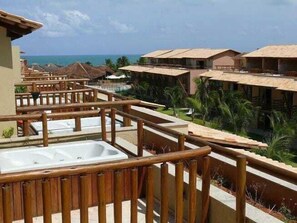 奢華客房 | 迷你吧、客房內保險箱、書桌、遮光布/窗簾