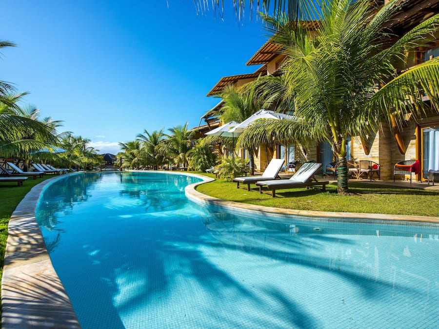 Outdoor pool, open 8:00 AM to 8:00 PM, pool loungers