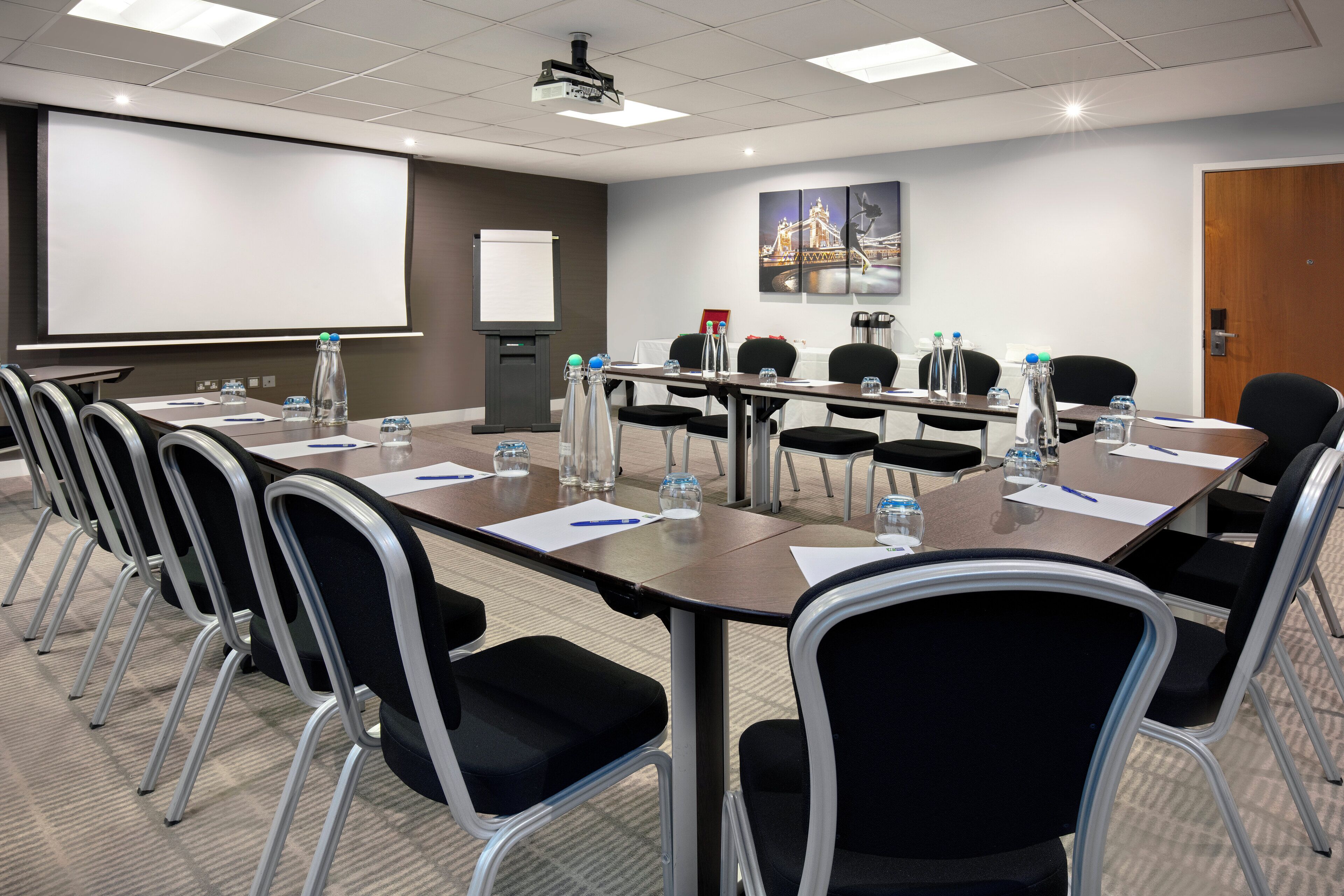Photo - Holiday Inn Express London Heathrow T5 by IHG