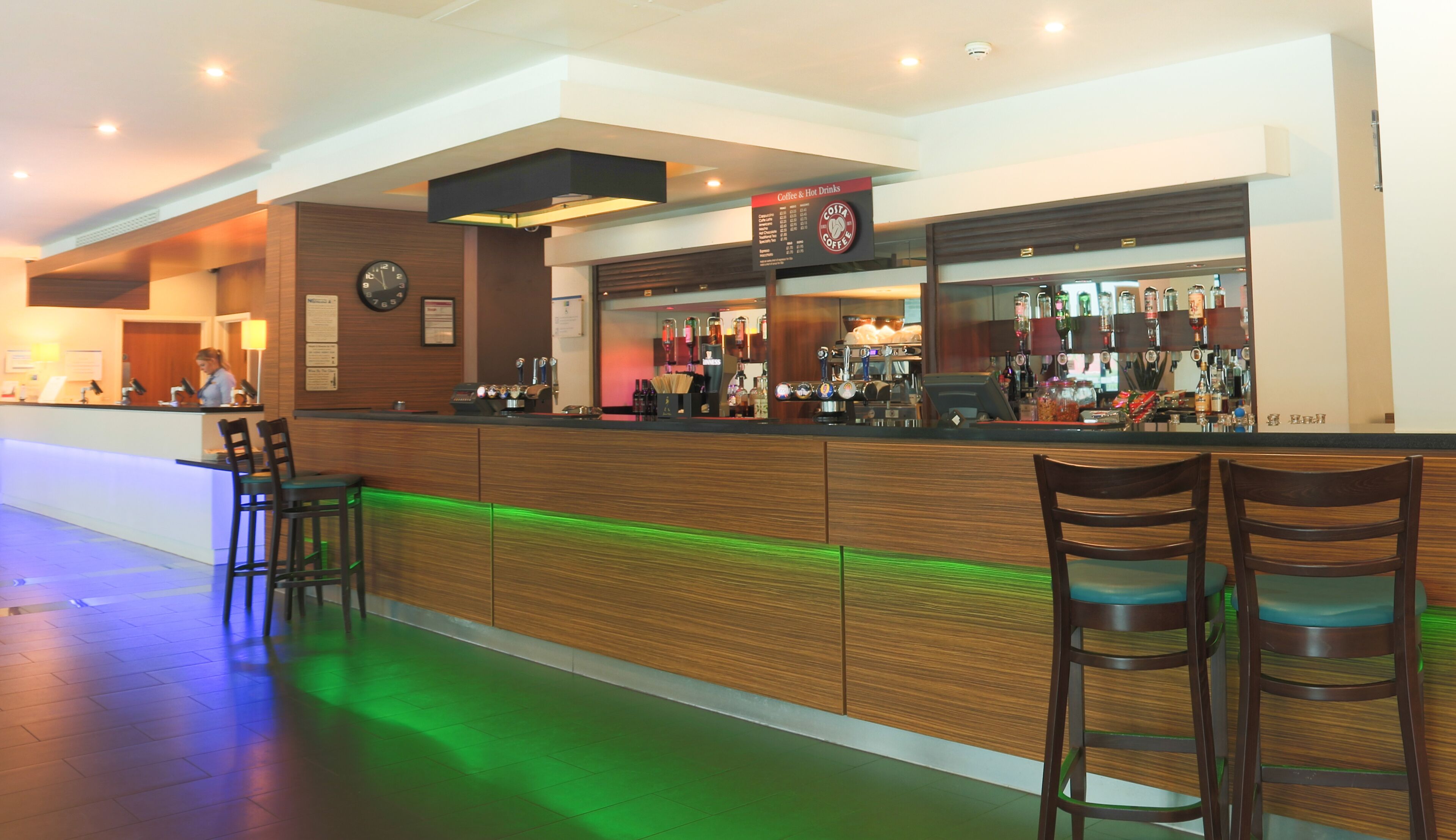 Foto - Holiday Inn Express London Heathrow T5, An Ihg