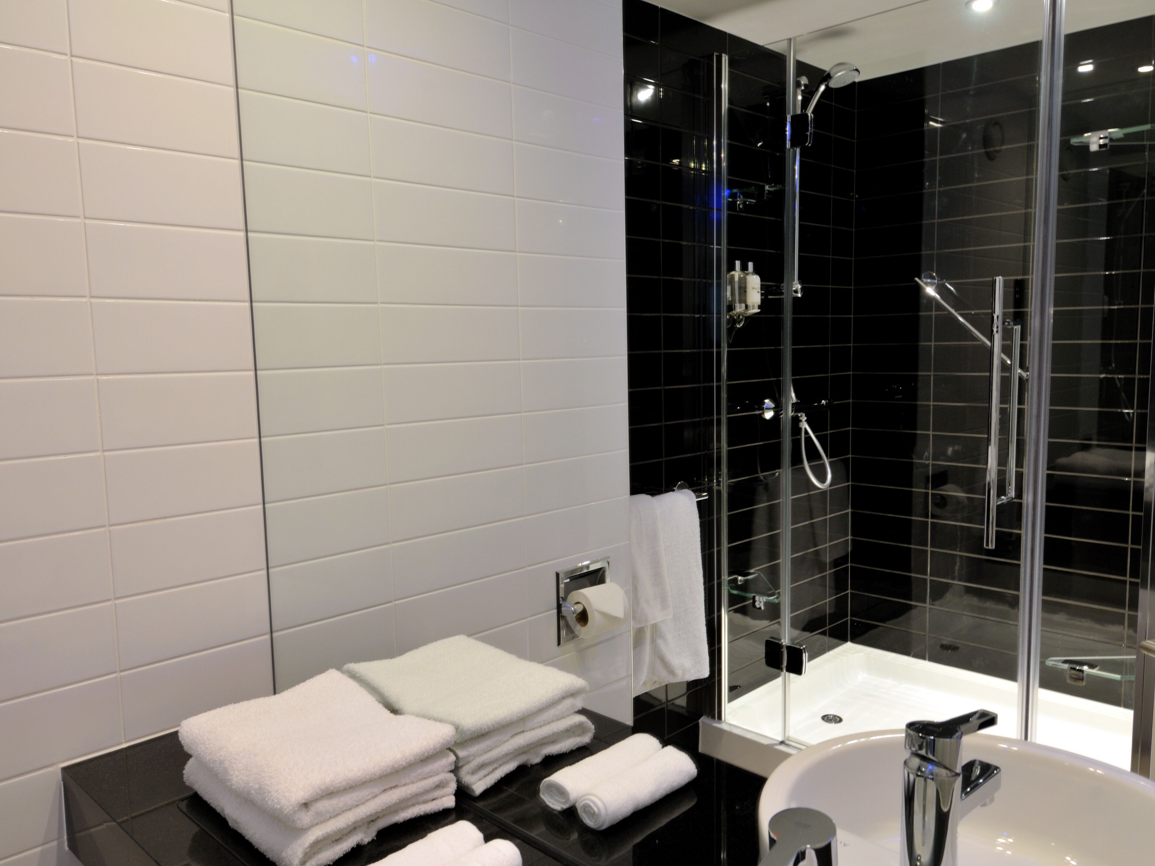 Photo - Holiday Inn Express London Heathrow T5 by IHG