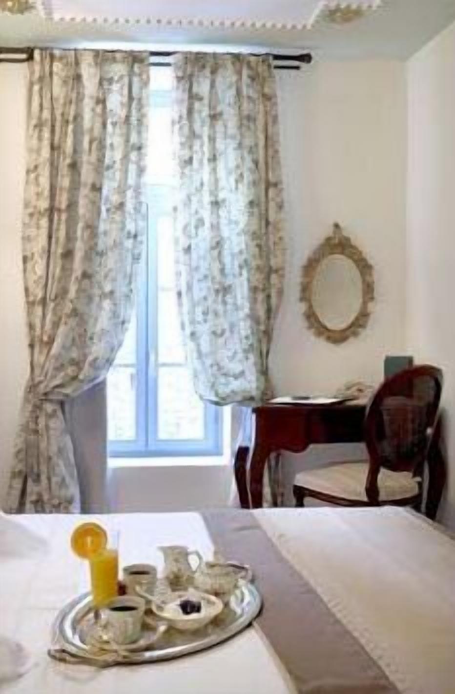 room service – dining