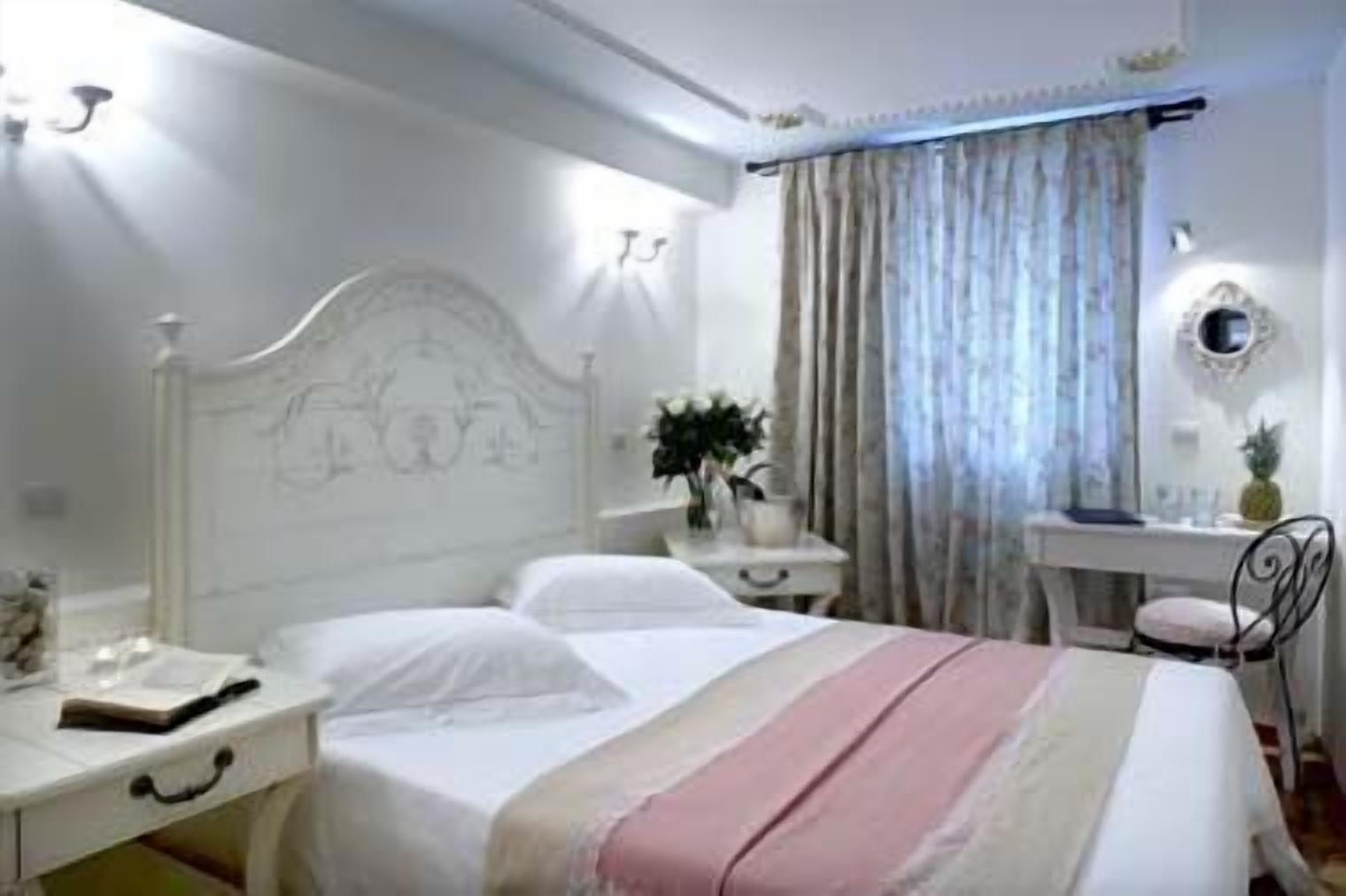 down duvets, minibar, in-room safe, desk