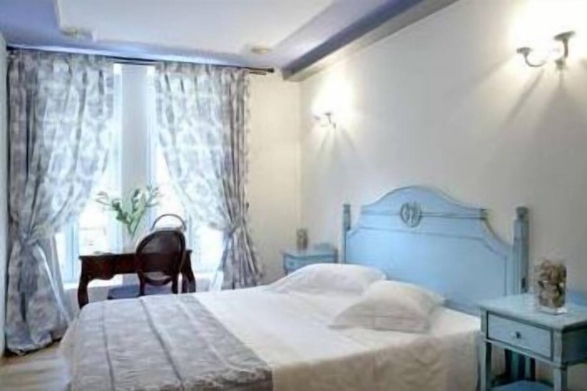 Standard Double Room | Down comforters, minibar, in-room safe, desk