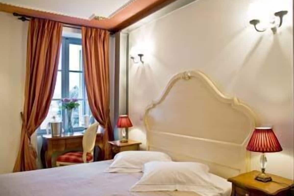 down duvets, minibar, in-room safe, desk