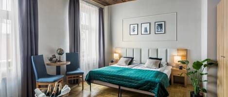 Grand Quadruple Room | 1 bedroom, pillowtop beds, in-room safe, desk