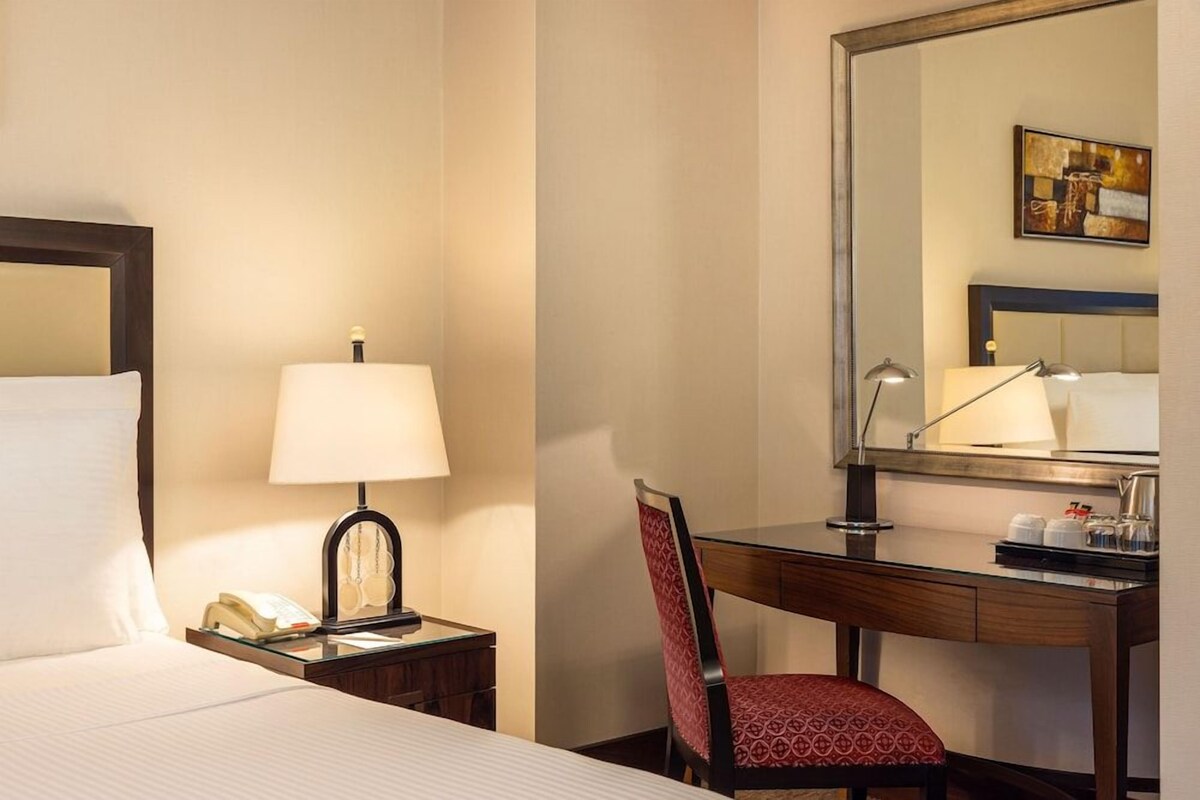 Premium bedding, minibar, in-room safe, soundproofing