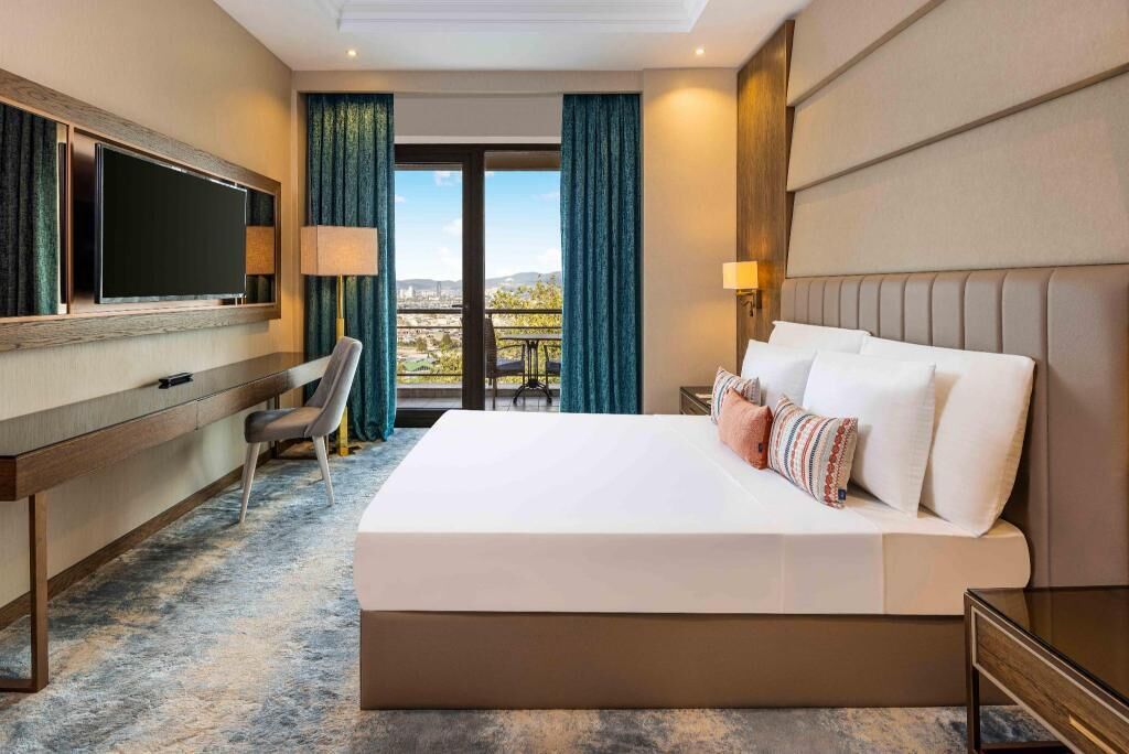 Premium bedding, minibar, in-room safe, soundproofing