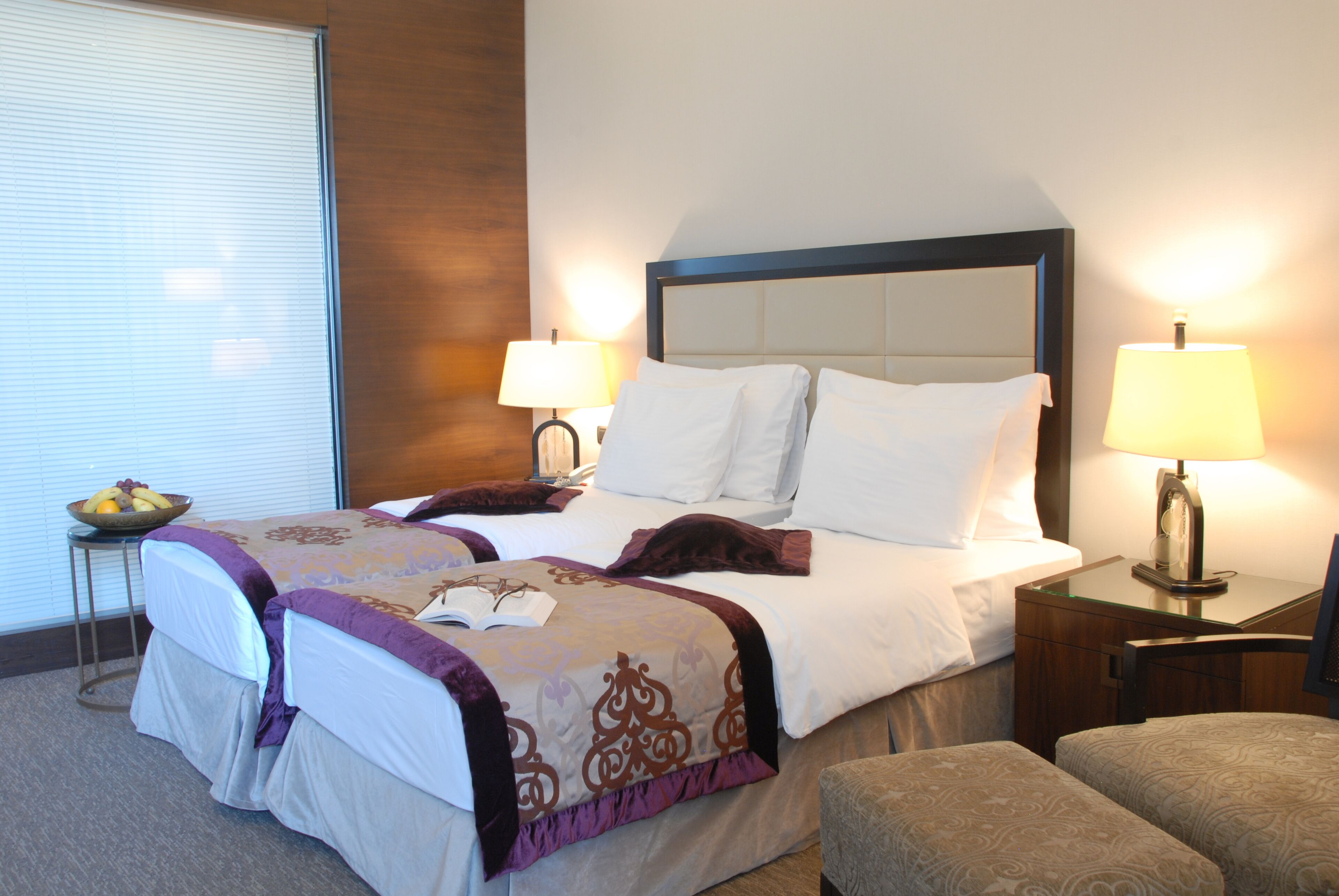 Ropa de cama de alta calidad y minibar 