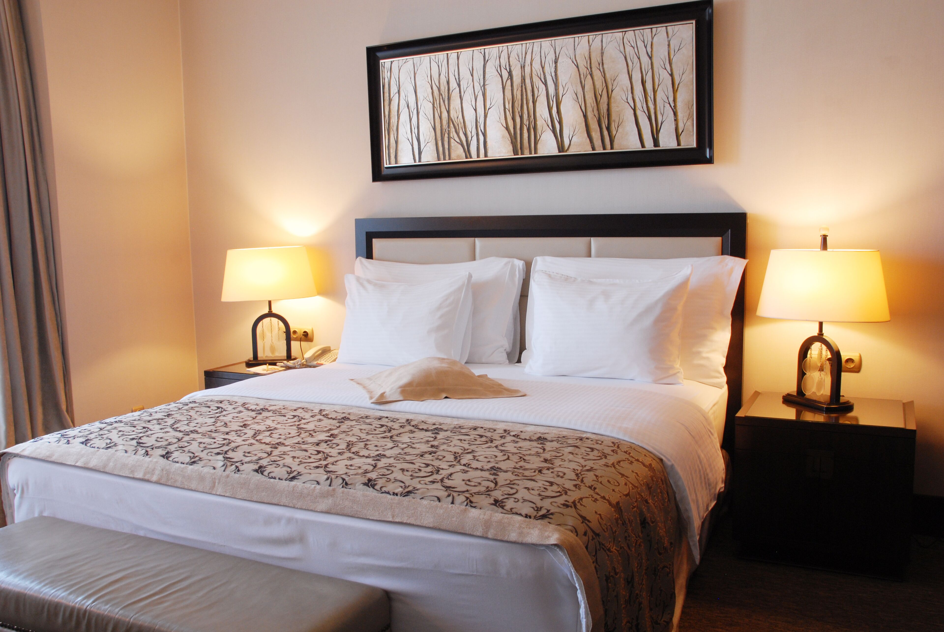 Ropa de cama de alta calidad y minibar 