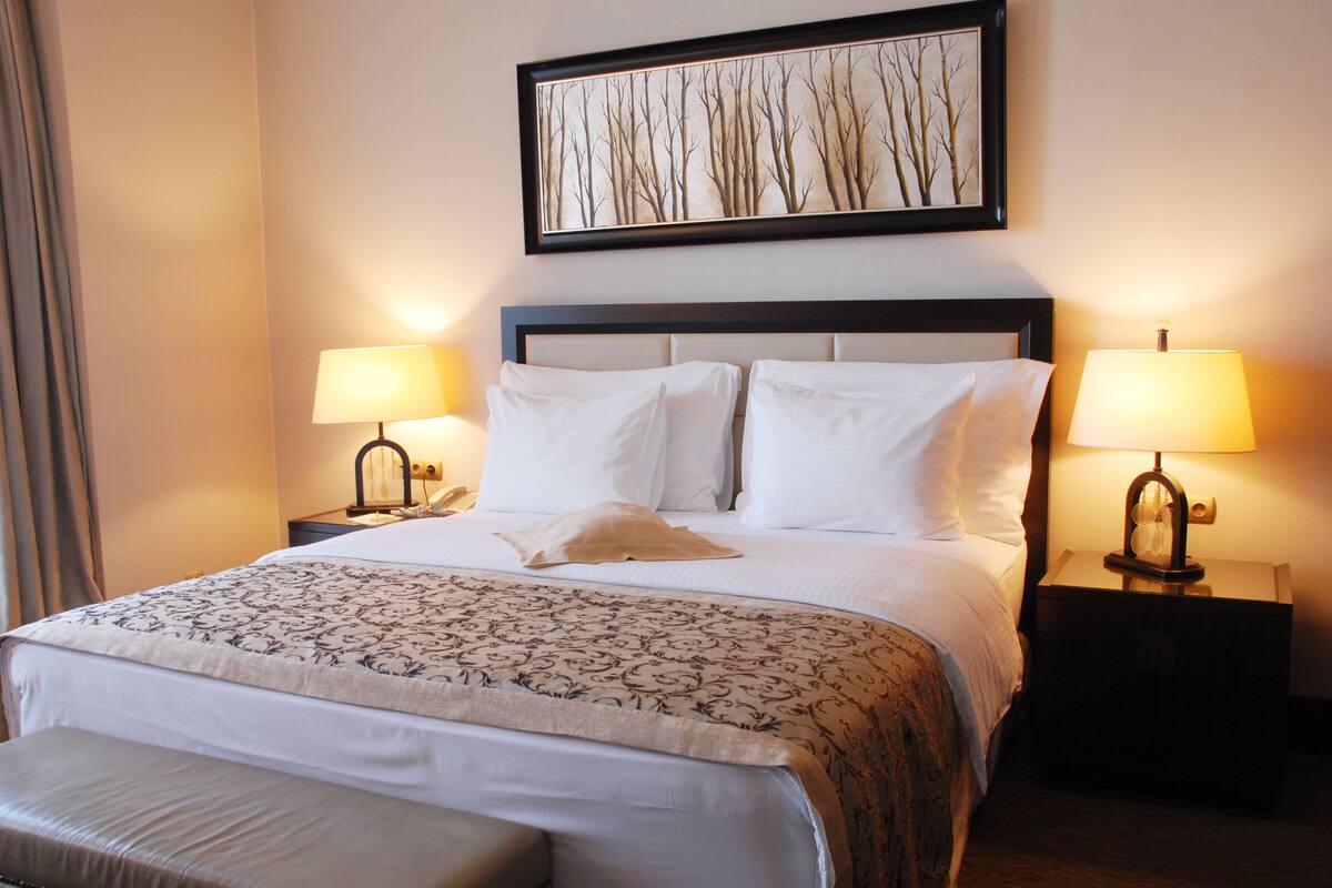 Ropa de cama de alta calidad y minibar