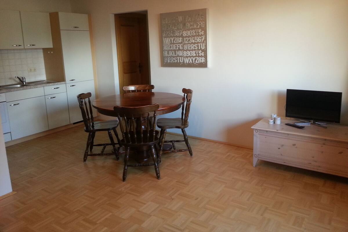 Appartement, 1 chambre, balcon, vue montagne (Suite 30) | Restauration dans la chambre