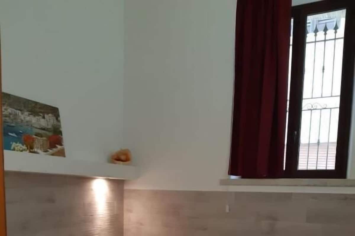 Economy Studio | 1 bedroom, minibar, iron/ironing board, free WiFi