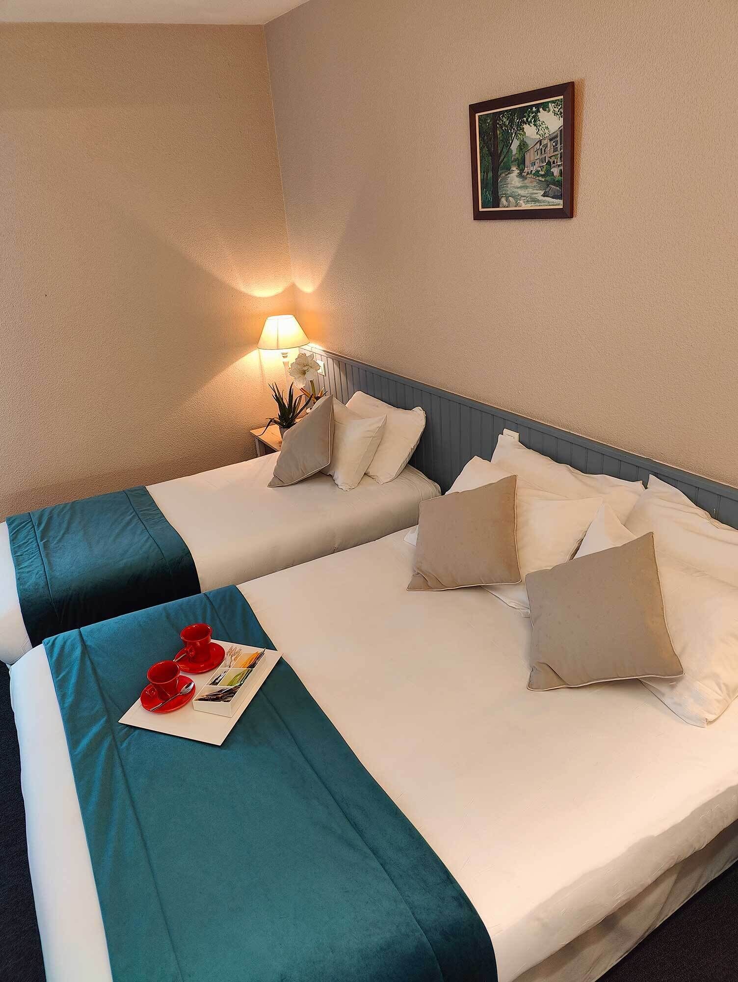 family triple room | soundproofing, iron/ironing board, free wifi