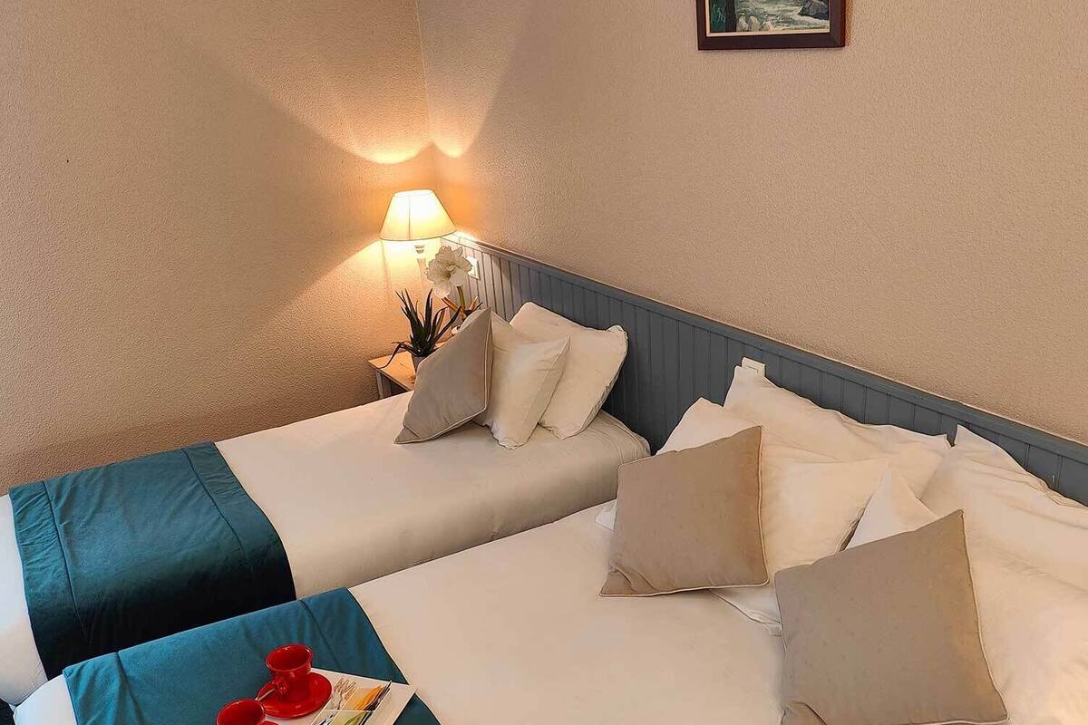 family triple room | soundproofing, iron/ironing board, free wifi