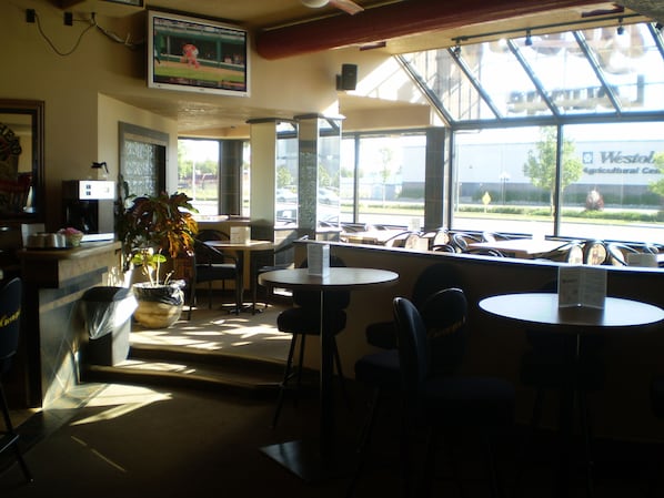 Lunch and dinner served - Keystone Motor Inn, a Travelodge by Wyndham (Brandon)